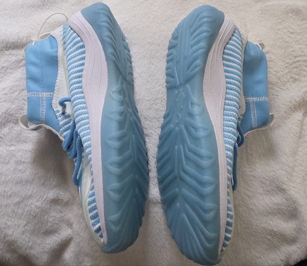 Stylish Blue and White Men's Sneakers - Picture 3 of 12